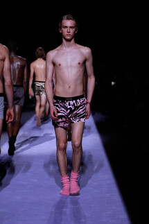 Tom Ford Fall 2018 Menswear  Том Форд осень зима 2018 коллекция Tom Ford TF неделя моды в Нью Йорке Мужские трусы Tom Ford  Mainstyles